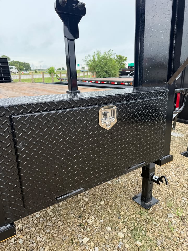 Doolittle 102 x 28 Gooseneck Flatbed Trailer - SKU 072251 - Image 7