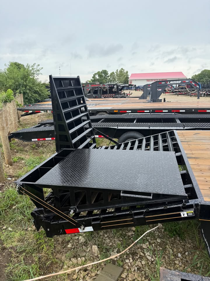 Doolittle 102 x 28 Gooseneck Flatbed Trailer - SKU 072251 - Image 5