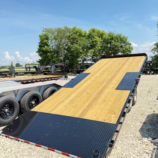 Sure Trac 102 x 22 Full Deckover Tilt Trailer - SKU 468272 - Image 2