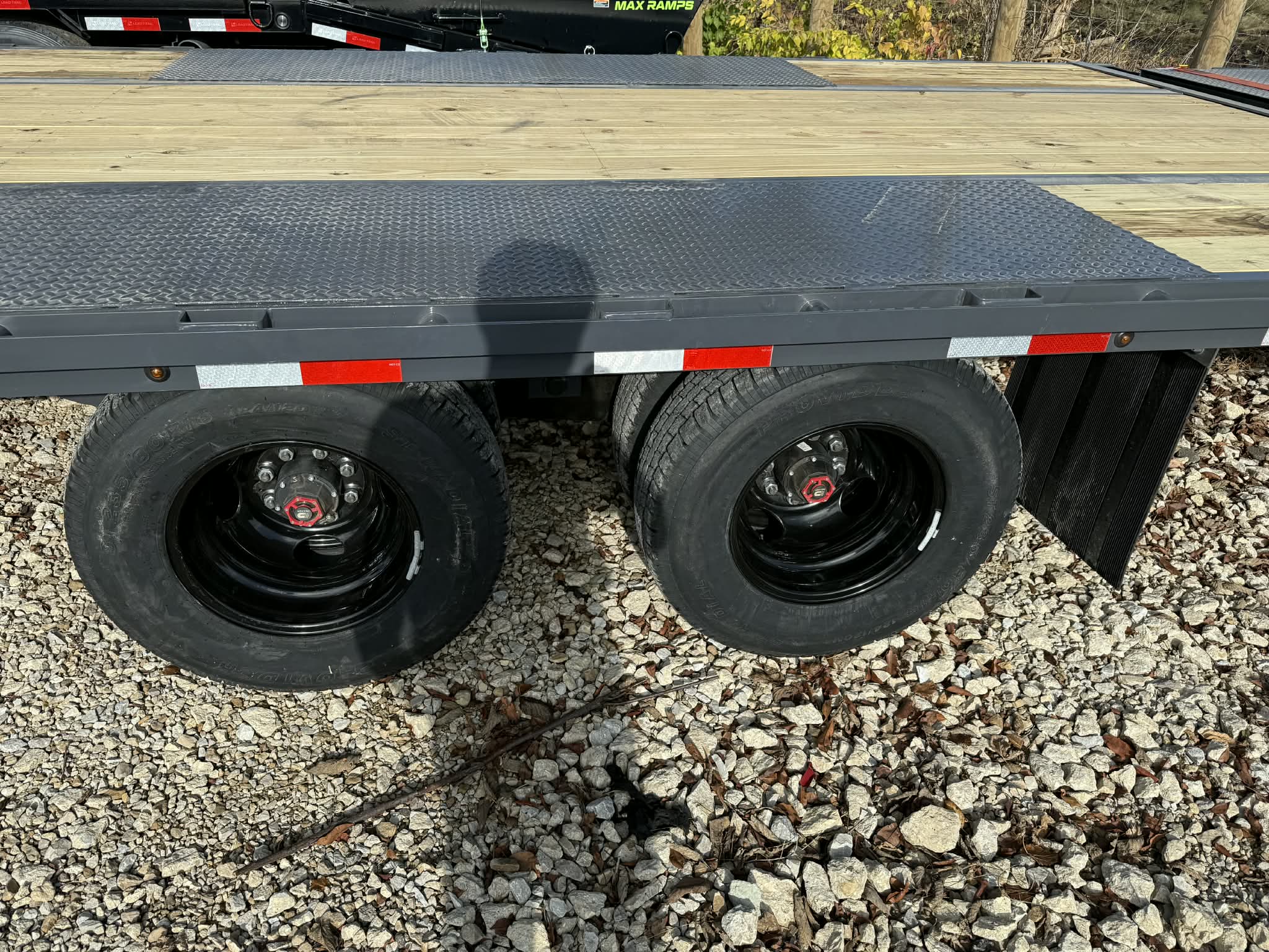 Lamar 102 x 40 Gooseneck Flatbed Trailer - SKU 149866 - Image 4