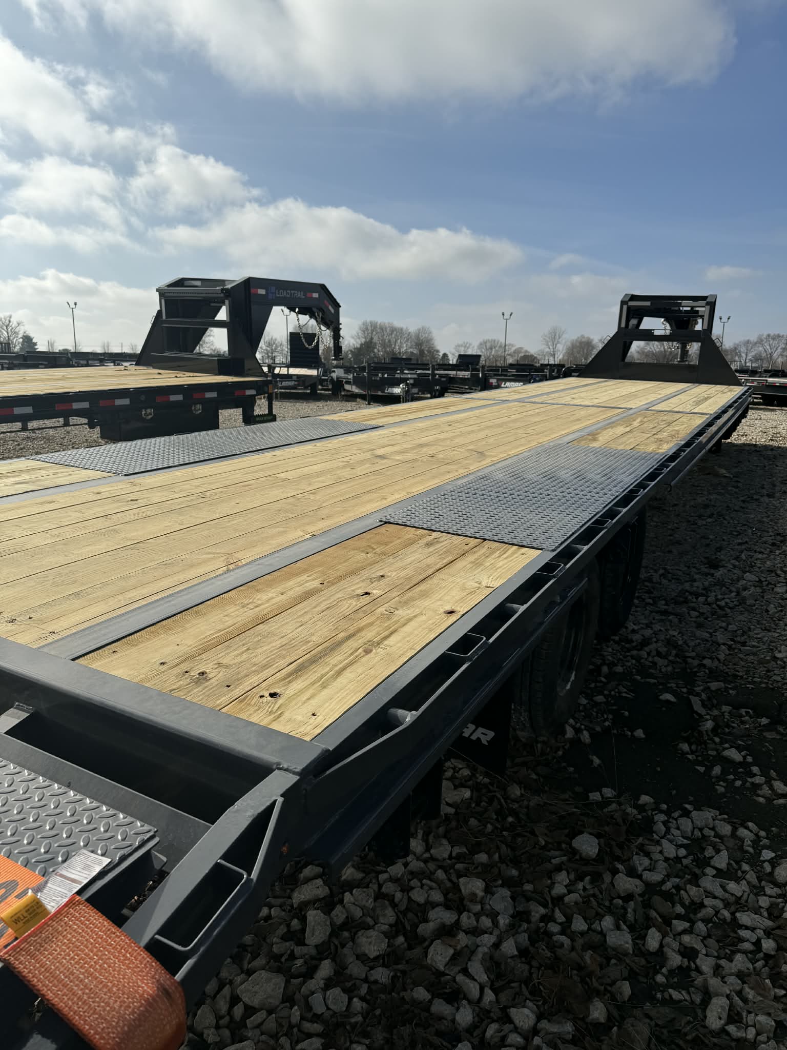 Lamar 102 x 40 Gooseneck Flatbed Trailer - SKU 149866 - Image 2