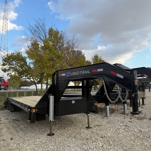 Load Trail 102 x 32 Gooseneck Flatbed Trailer - SKU 373402