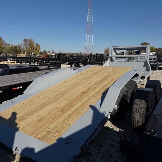 Load Trail 102 x 22 Split Tilt Equipment Trailer - SKU 372761 - Image 2