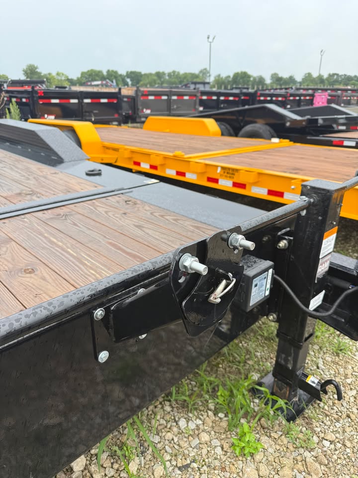Load Trail 102 x 20 Split Tilt Equipment Trailer - SKU 375195 - Image 6