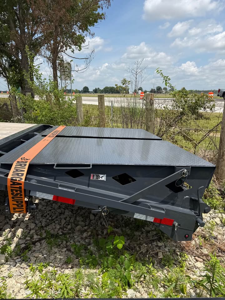 Lamar 102 x 40 Gooseneck Flatbed Trailer - SKU 150475 - Image 6