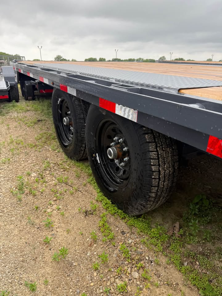 Lamar 102 x 22 Bumper Pull Flatbed Trailer - SKU 151009 - Image 8