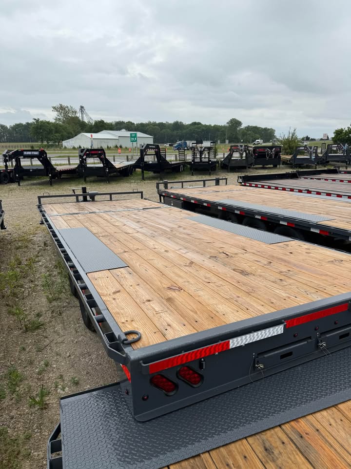 Lamar 102 x 22 Bumper Pull Flatbed Trailer - SKU 151009 - Image 3