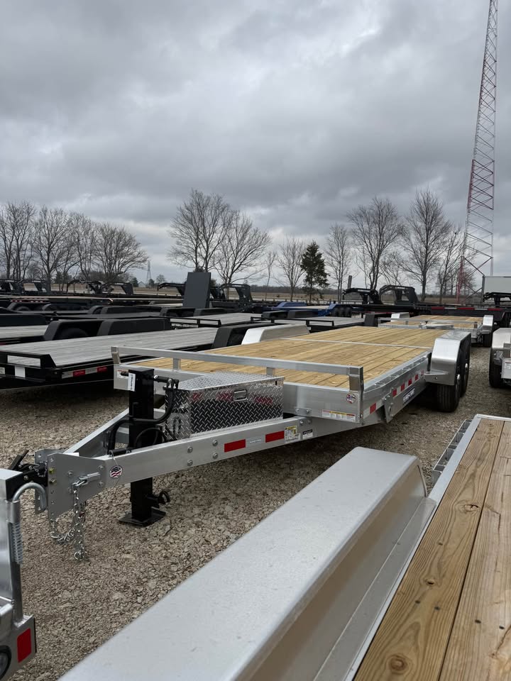 Sure Trac 82 x 22 Full Fender Tilt Trailer - SKU 483290