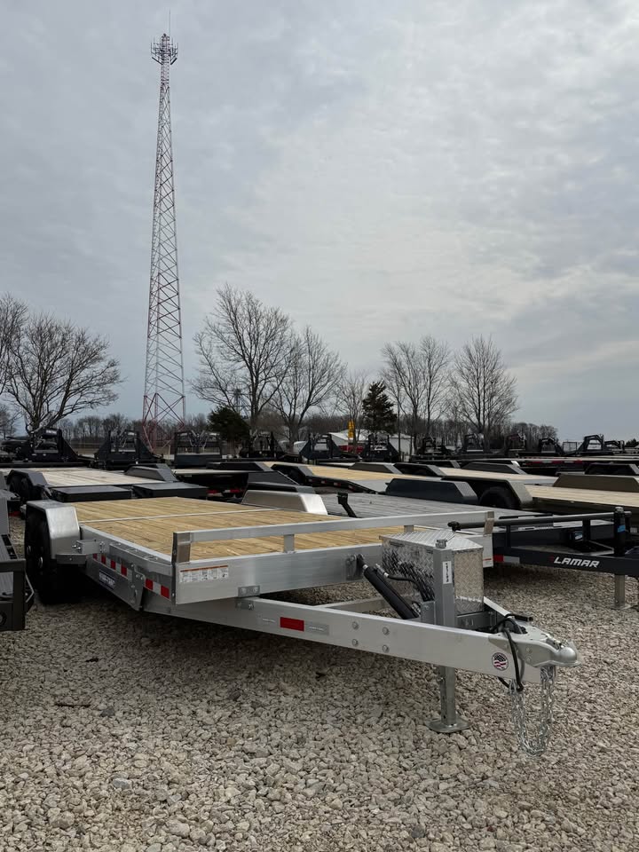 Sure Trac 82 x 22 Full Fender Tilt Trailer - SKU 483288