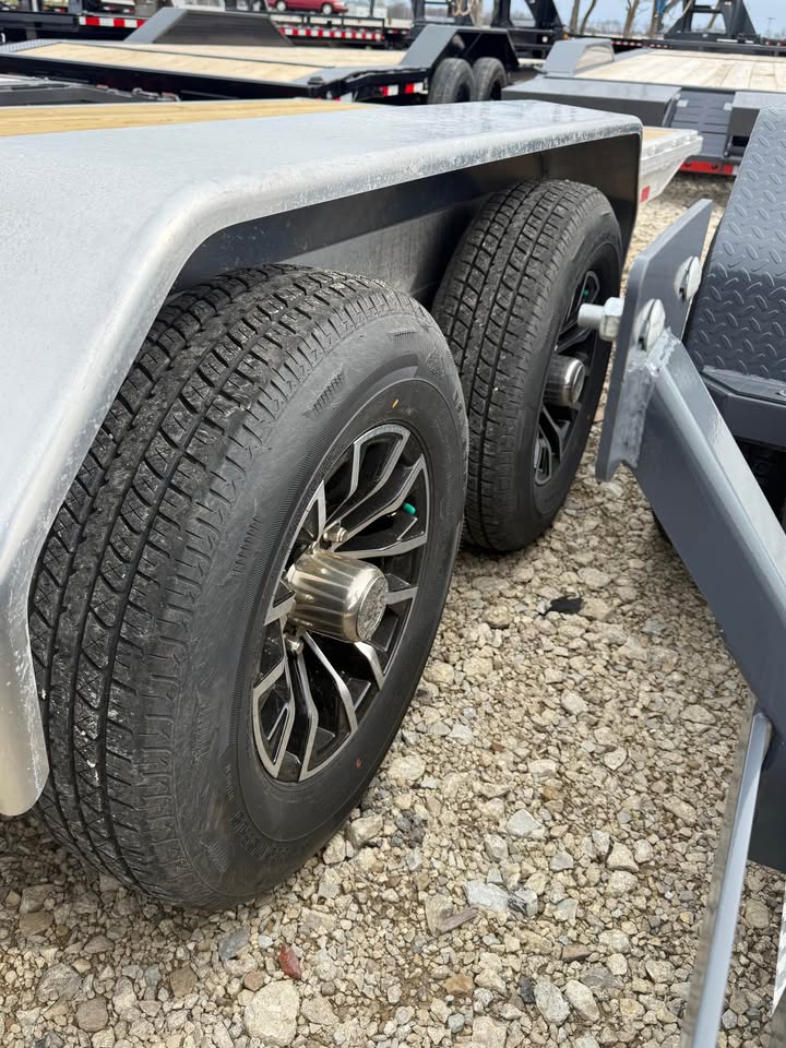 Sure Trac 82 x 22 Full Fender Tilt Trailer - SKU 483288 - Image 7