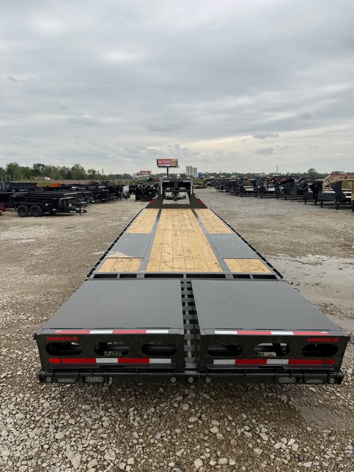 MAXX-D 102 x 32 Gooseneck Flatbed Trailer - SKU 143350 - Image 4