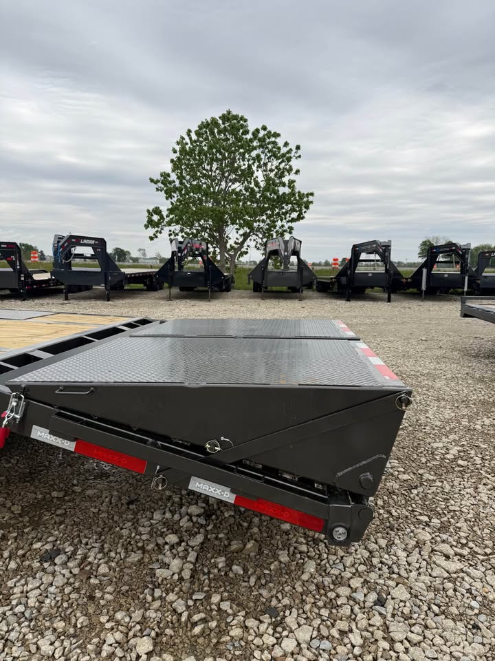 MAXX-D 102 x 32 Gooseneck Flatbed Trailer - SKU 143350 - Image 6