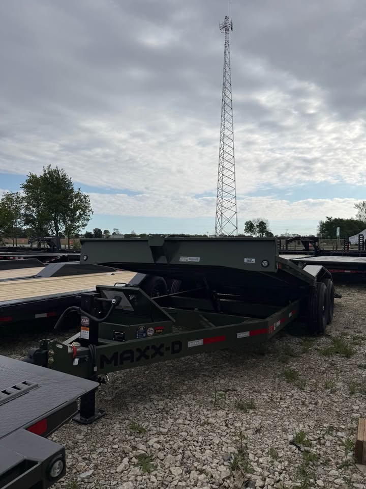 MAXX-D 102 x 20 Full Fender Tilt Trailer - SKU 143108 - Image 2