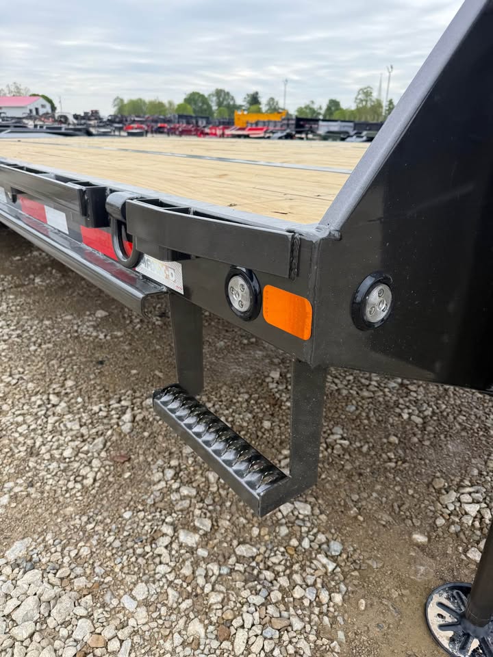 MAXX-D 102 x 32 Gooseneck Flatbed Trailer - SKU 143350 - Image 8