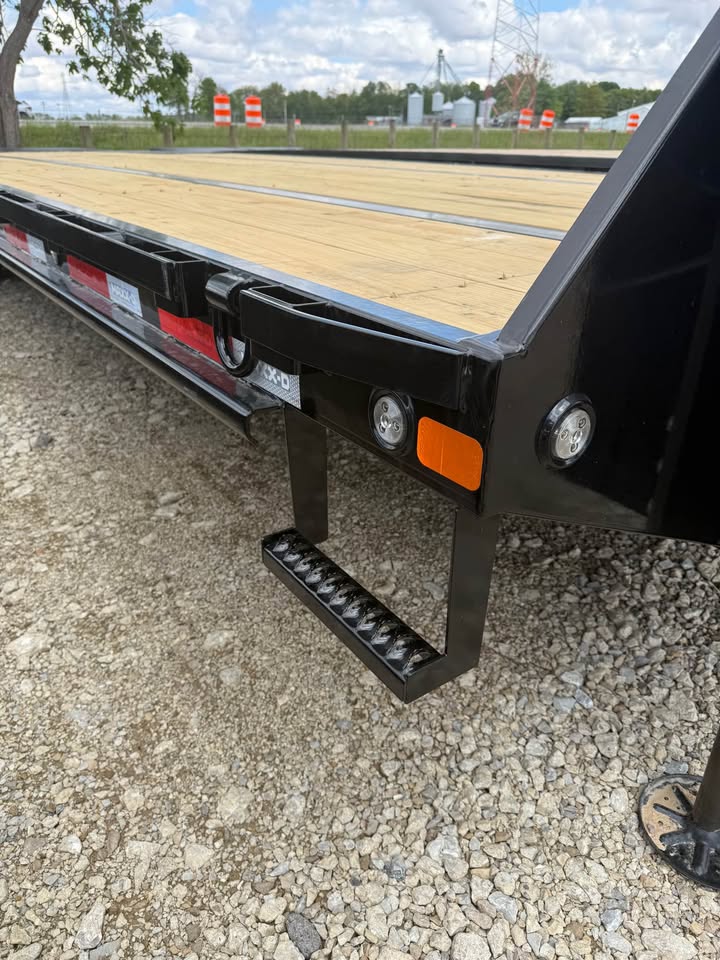 MAXX-D 102 x 32 Gooseneck Flatbed Trailer - SKU 143348 - Image 10
