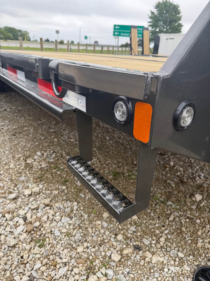 MAXX-D 102 x 32 Gooseneck Flatbed Trailer - SKU 143983 - Image 9