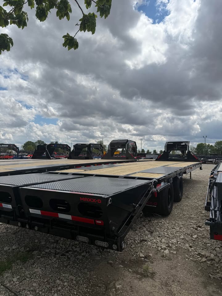 MAXX-D 102 x 32 Gooseneck Flatbed Trailer - SKU 143348 - Image 5