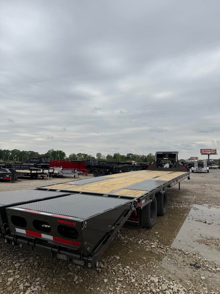 MAXX-D 102 x 32 Gooseneck Flatbed Trailer - SKU 143350 - Image 5