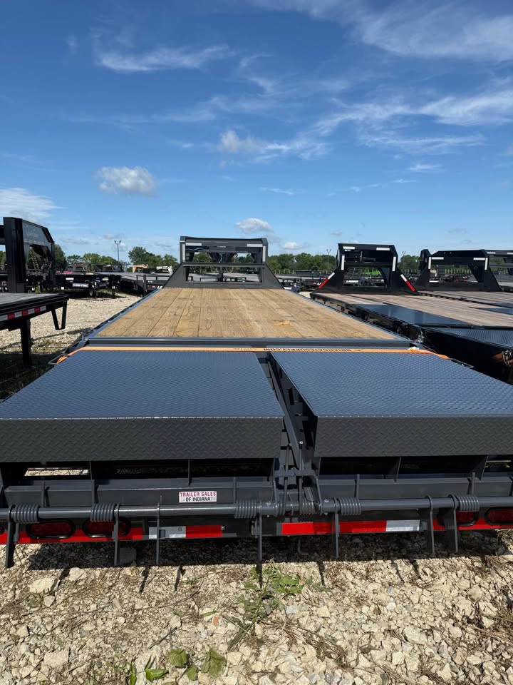 Lamar 102 x 25 Gooseneck Flatbed Trailer - SKU 156419 - Image 4