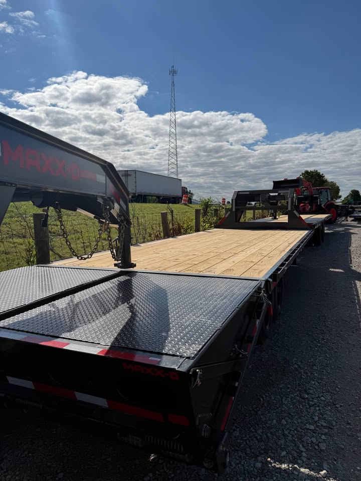 MAXX-D 102 x 25 Gooseneck Flatbed Trailer - SKU 144781 - Image 4