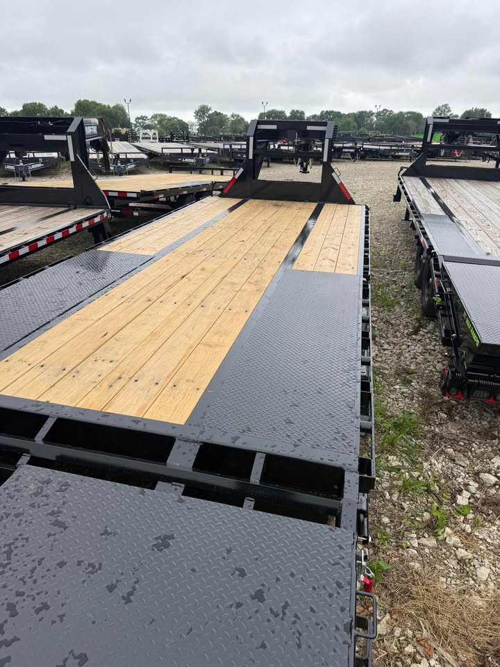 MAXX-D 102 x 25 Gooseneck Flatbed Trailer - SKU 145428 - Image 4