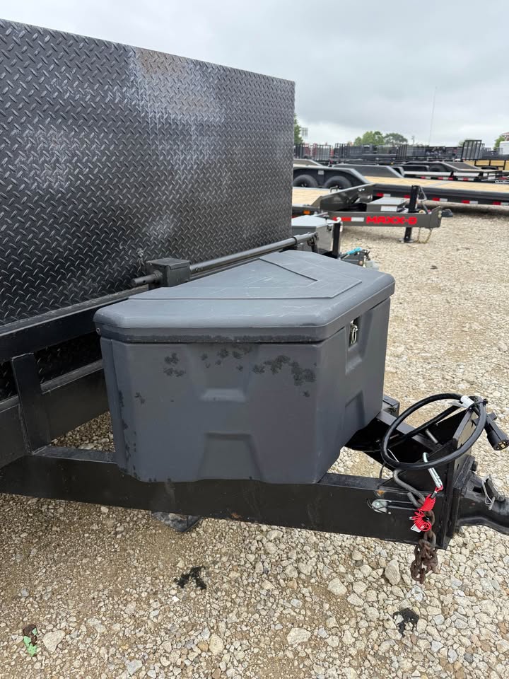 Pre-Owned International 81 x 18 Car Hauler - SKU 001176 - Image 6
