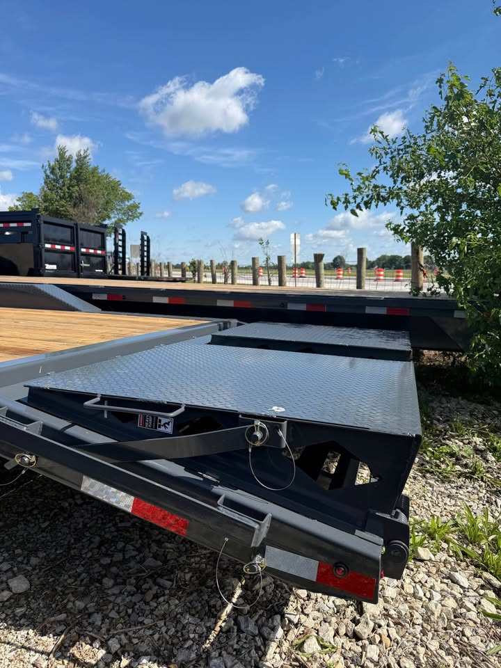 Lamar 102 x 36 Fender Equipment Trailer - SKU 156170 - Image 6