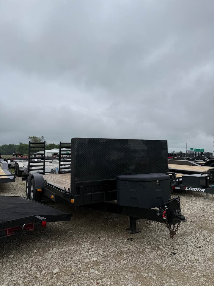 Pre-Owned International 81 x 18 Car Hauler - SKU 001176