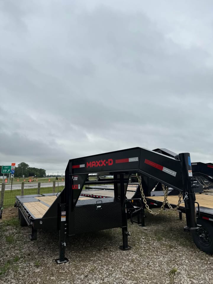 MAXX-D 102 x 25 Gooseneck Flatbed Trailer - SKU 145428 - Image 2