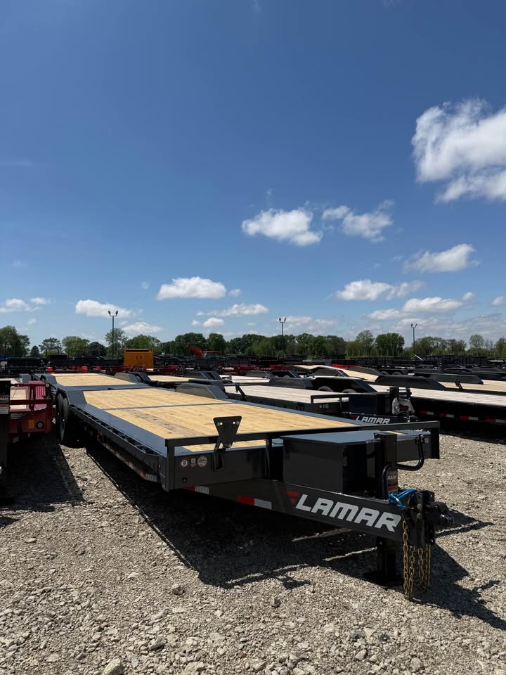 Lamar 102 x 32 Fender Equipment Trailer - SKU 156168 - Image 2