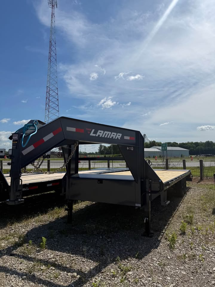 Lamar 102 x 25 Gooseneck Flatbed Trailer - SKU 156419