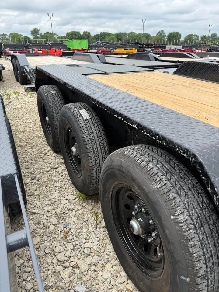 Load Trail 83 x 24 Car Trailer - SKU 385580 - Image 9