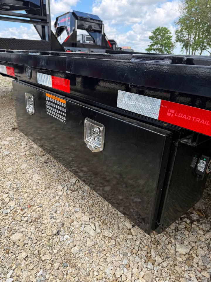 Load Trail 102 x 32 Gooseneck Flatbed Trailer - SKU 388114 - Image 10