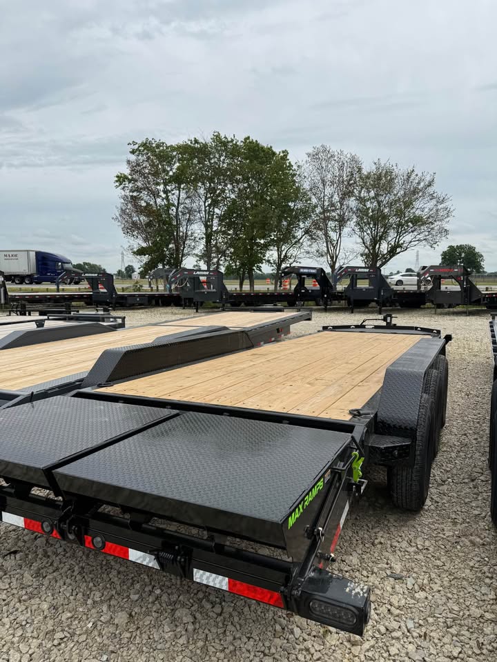 Load Trail 83 x 24 Car Trailer - SKU 385580 - Image 5