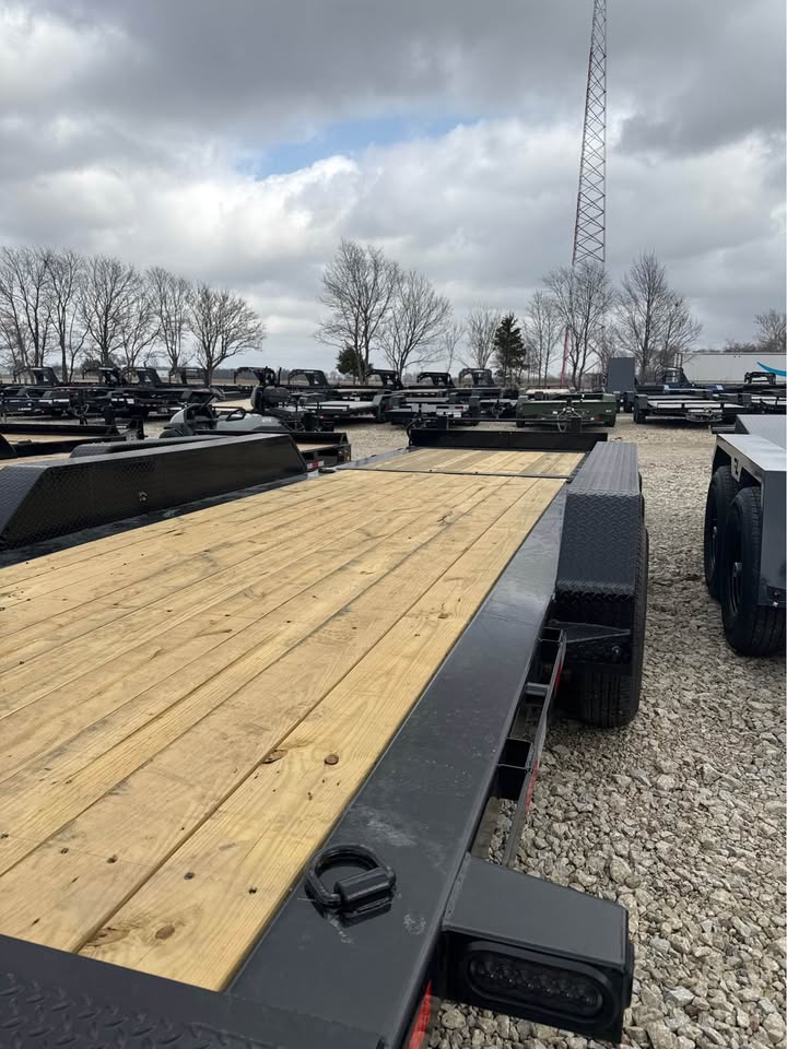 Load Trail 83 x 24 Split Tilt Equipment Trailer - SKU 385223 - Image 5