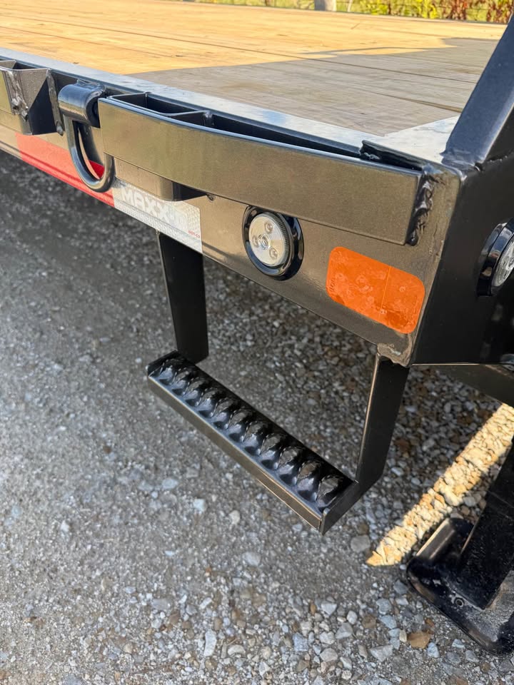 MAXX-D 102 x 25 Gooseneck Flatbed Trailer - SKU 144781 - Image 8