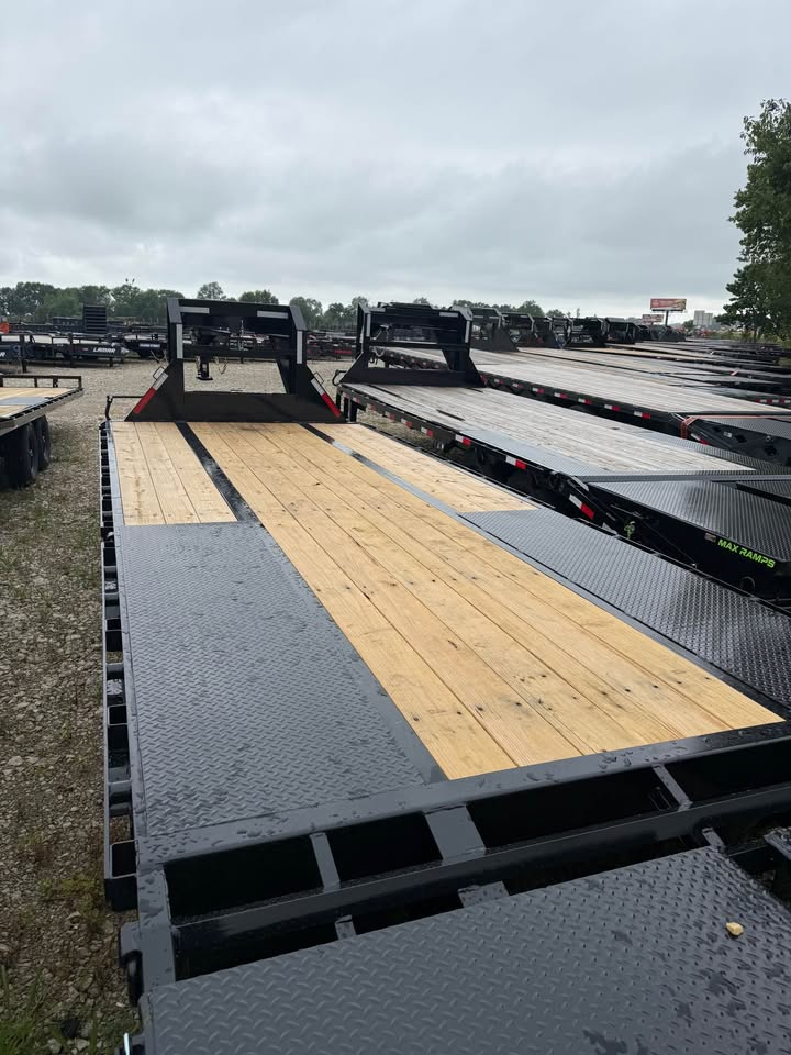 MAXX-D 102 x 25 Gooseneck Flatbed Trailer - SKU 145428 - Image 3