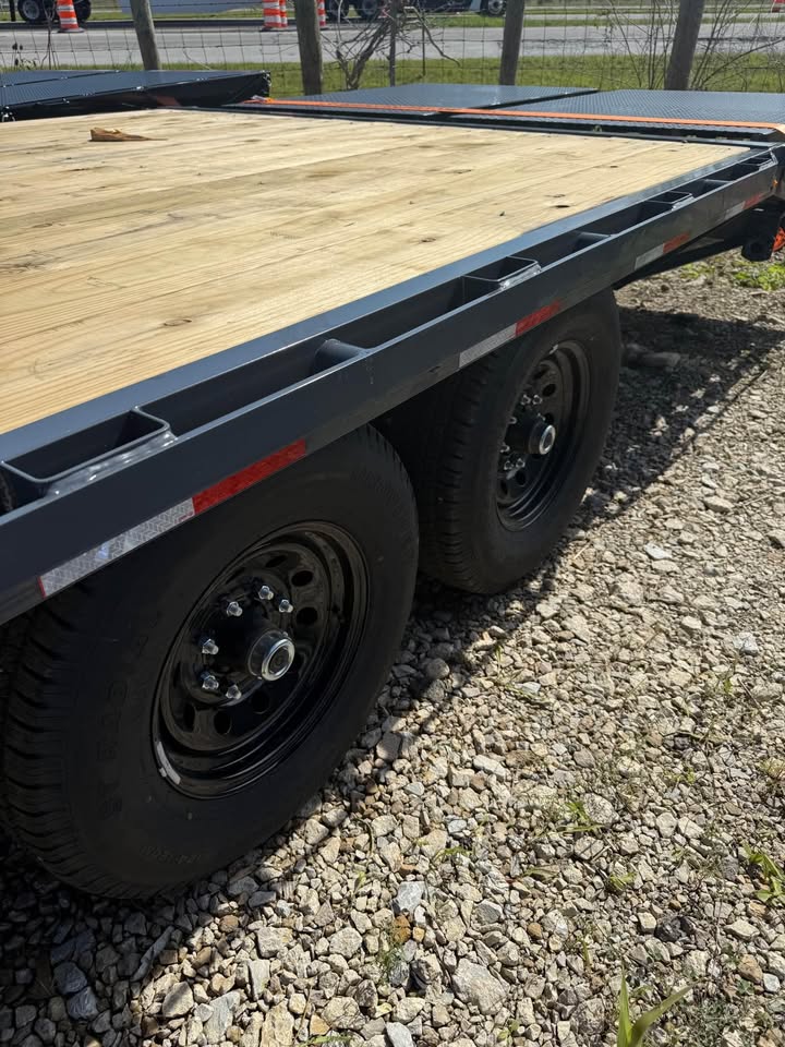 Lamar 102 x 25 Gooseneck Flatbed Trailer - SKU 156419 - Image 9