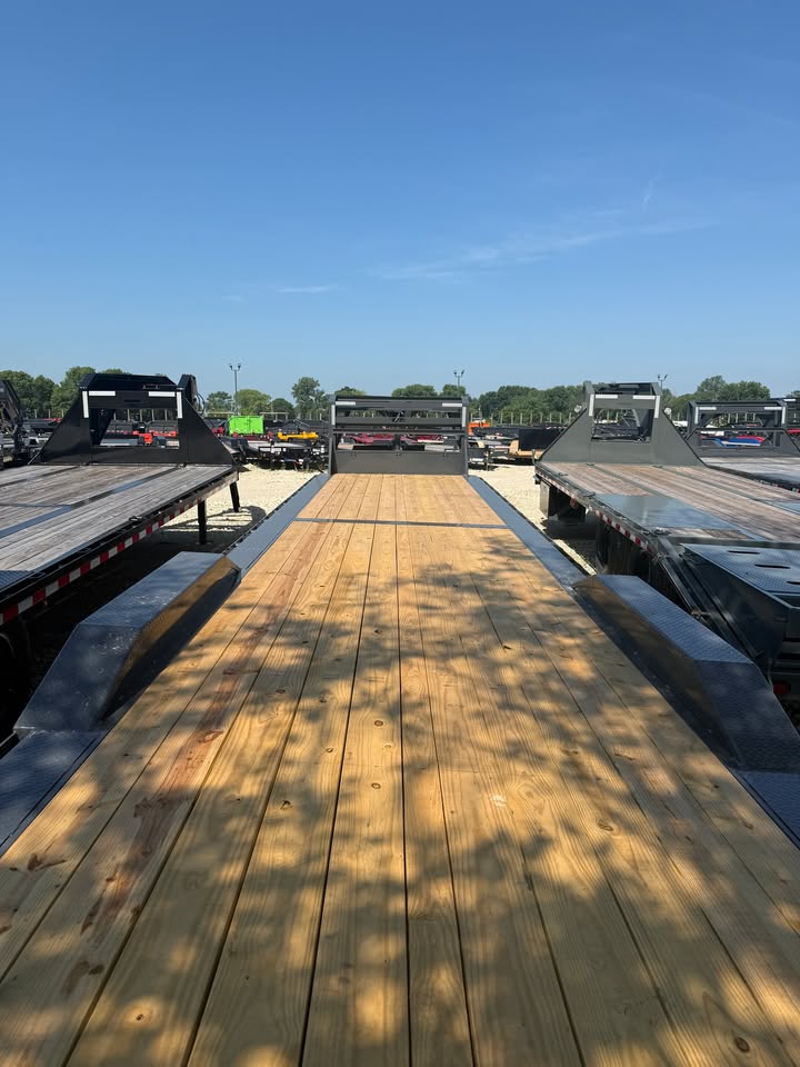 Lamar 102 x 40 Fender Equipment Trailer - SKU 156649 - Image 4