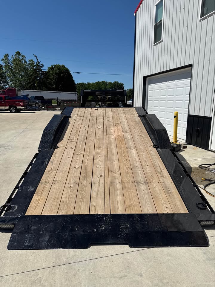 MAXX-D 102 x 24 Split Tilt Equipment Trailer - SKU 143201 - Image 4