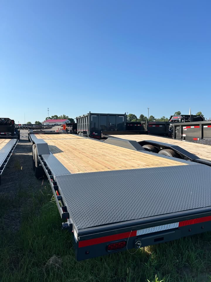 Lamar 102 in x 36 ft Fender Equipment Trailer - SKU 157196 - Image 3