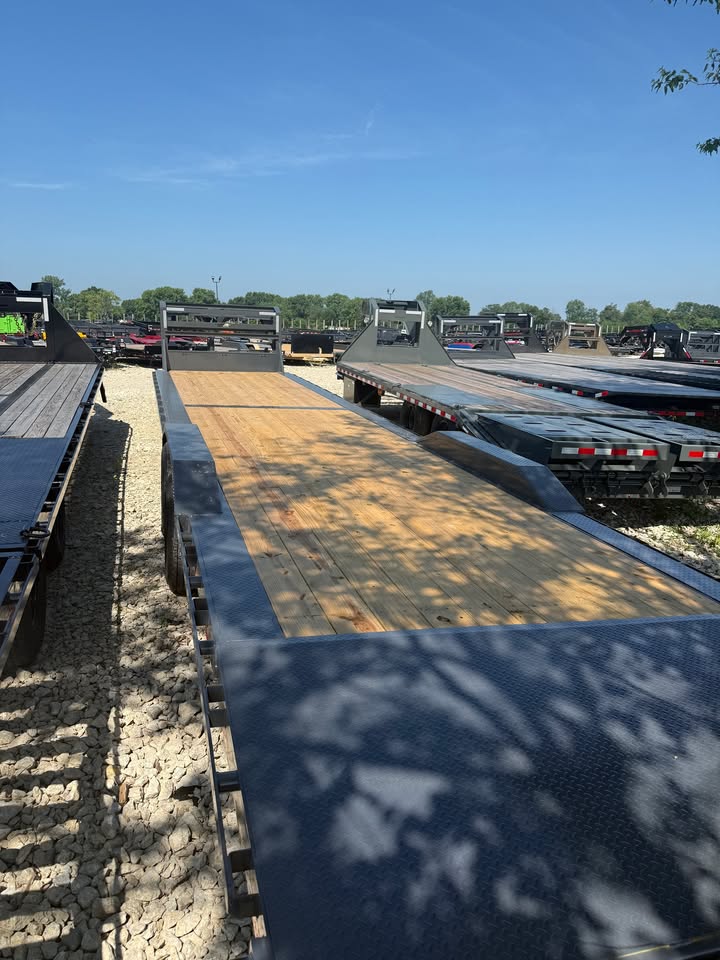 Lamar 102 x 40 Fender Equipment Trailer - SKU 156649 - Image 3
