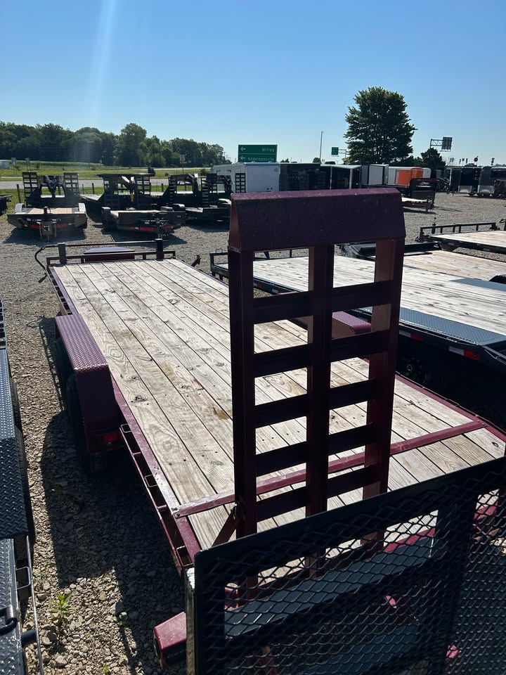 Pre-Owned Load Trail 83" x 24' Fender Equipment Trailer - SKU 369831 - Image 3