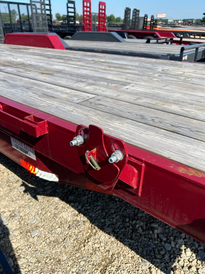 Pre-Owned Load Trail 83" x 24' Fender Equipment Trailer - SKU 369831 - Image 7
