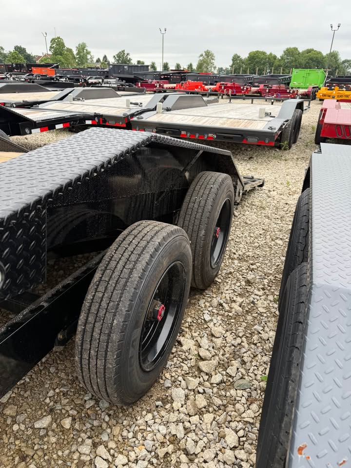MAXX-D 102 x 24 Split Tilt Equipment Trailer - SKU 144355 - Image 10