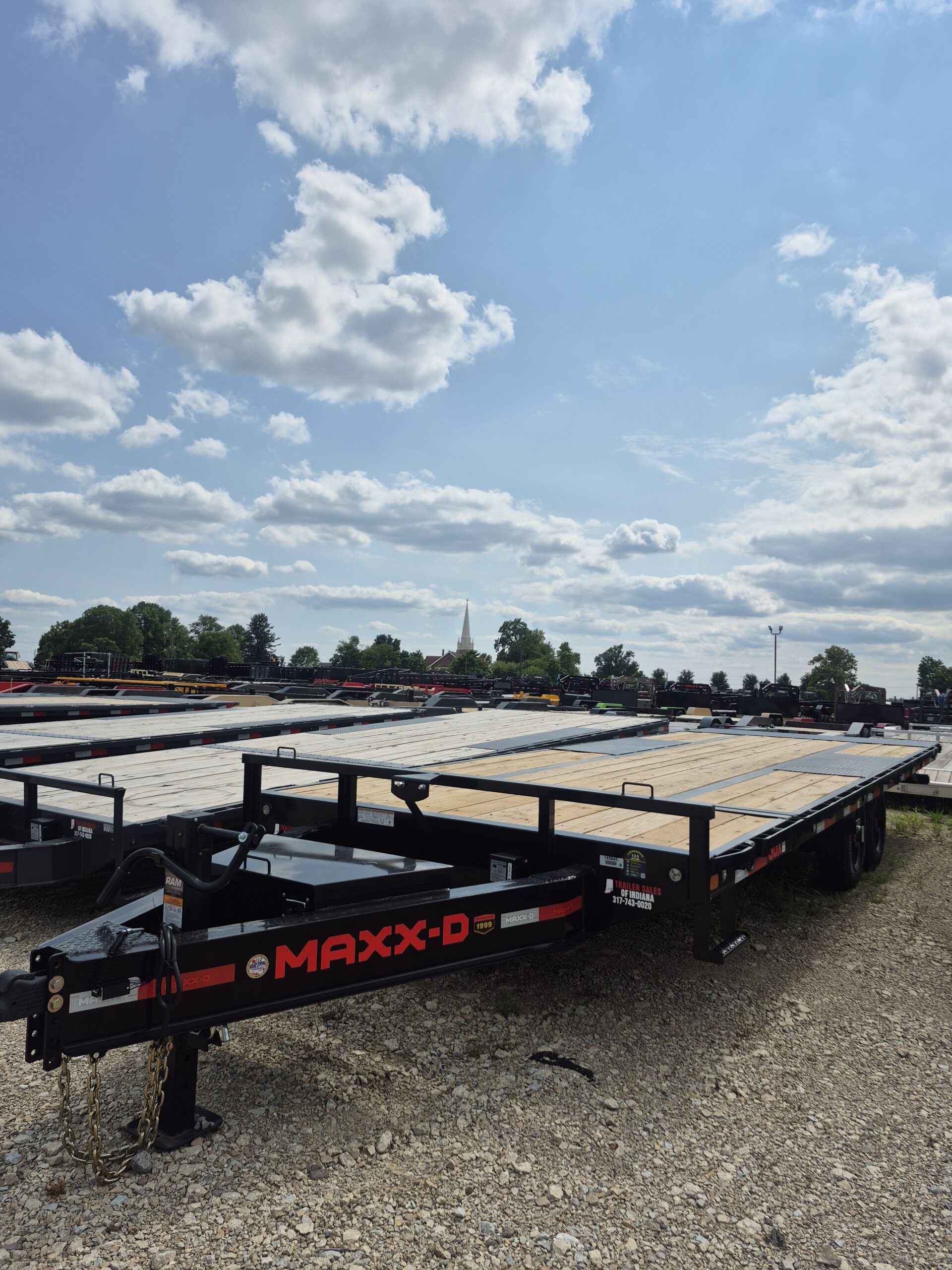 MAXX-D 102 x 24 Split Tilt Equipment Trailer - SKU 145645 - Image 2