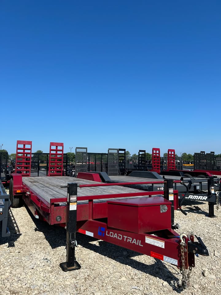 Pre-Owned Load Trail 83" x 24' Fender Equipment Trailer - SKU 369831 - Image 2