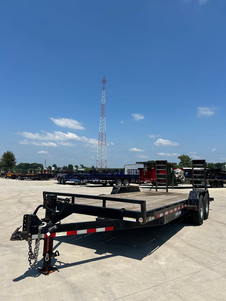 Pre-Owned Sure Trac 82" x 20' Fender Equipment Trailer - SKU 363411