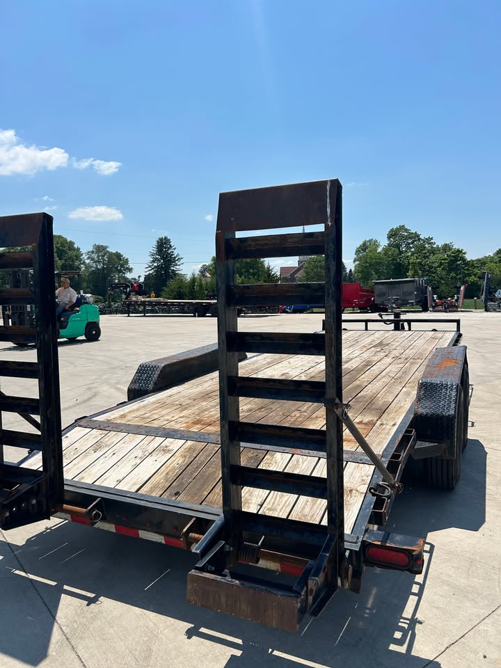 Pre-Owned Sure Trac 82" x 20' Fender Equipment Trailer - SKU 363411 - Image 5