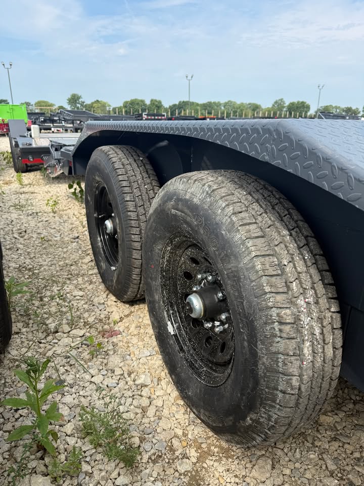 Lamar 102 in x 28 ft Fender Equipment Trailer - SKU 157434 - Image 9